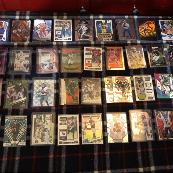 Assorted Sports Trading Cards Collection - Picture 10 of 16